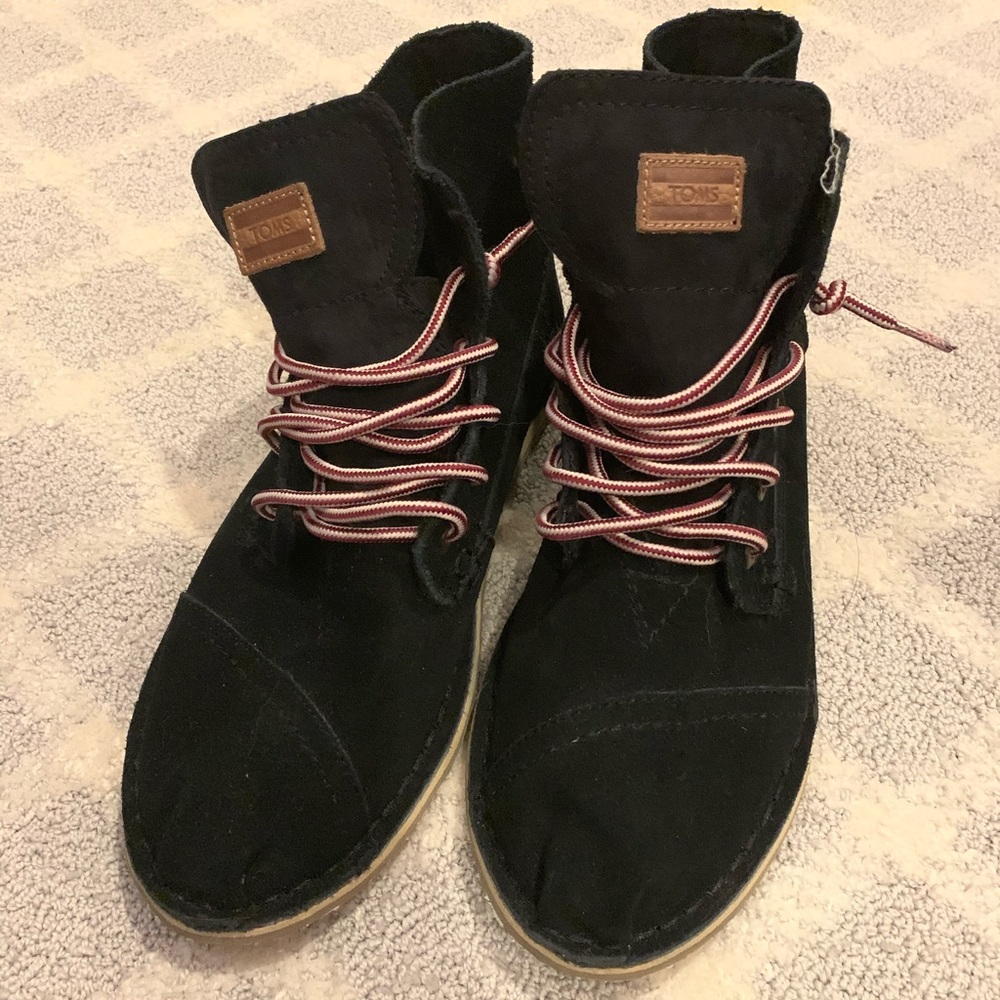 Toms suede booties
